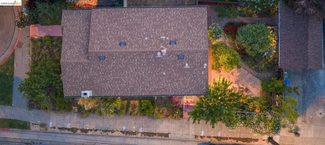 1385 Francisco St, Berkeley, CA 94702