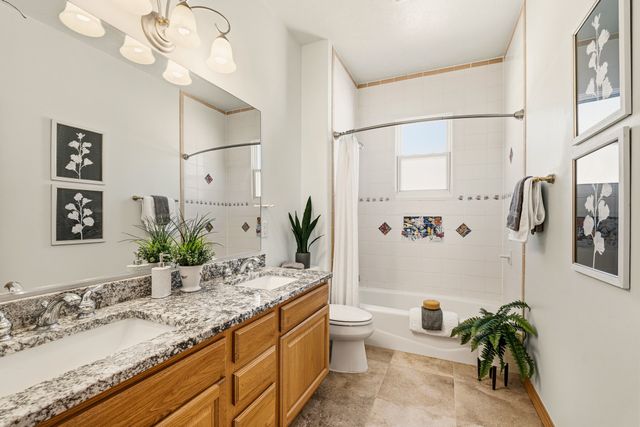 5705 Quemazon, Los Alamos, NM 87544