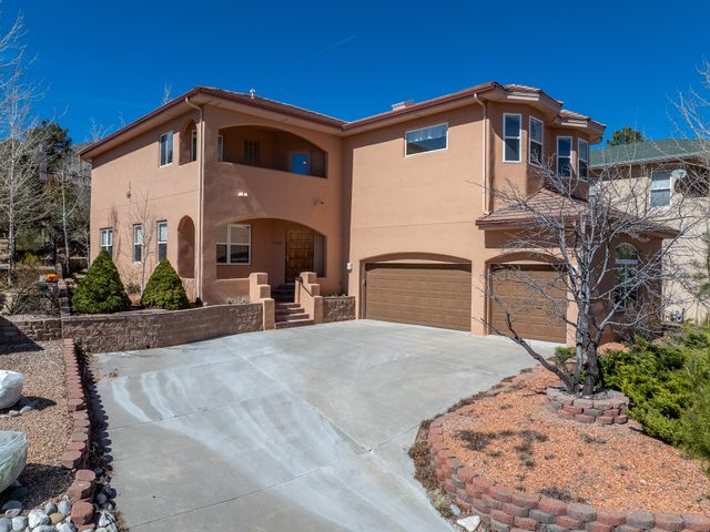 5705 Quemazon, Los Alamos, NM 87544