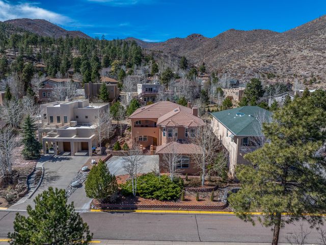 5705 Quemazon, Los Alamos, NM 87544