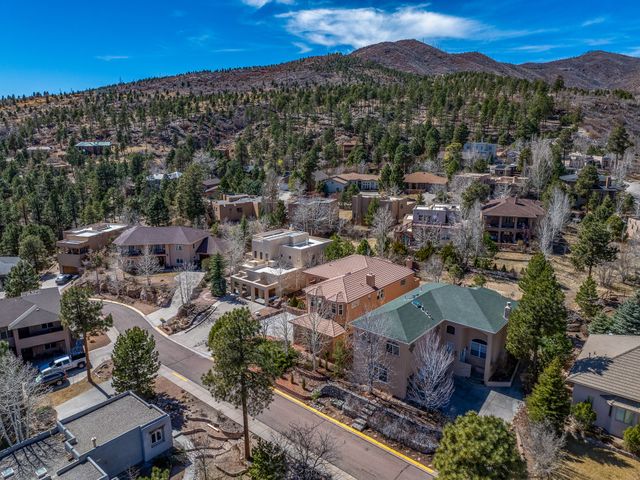 5705 Quemazon, Los Alamos, NM 87544