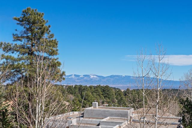 5705 Quemazon, Los Alamos, NM 87544