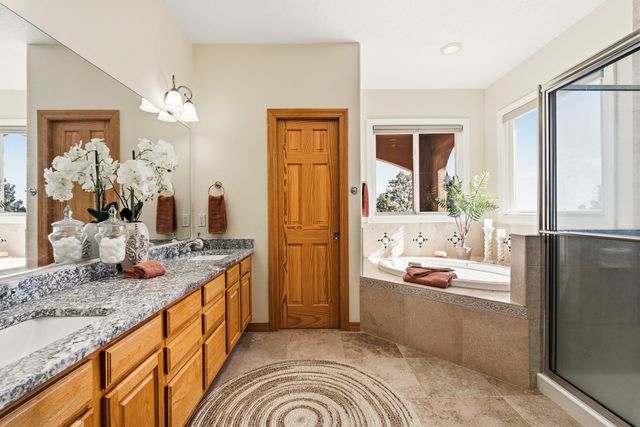 5705 Quemazon, Los Alamos, NM 87544