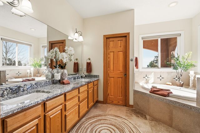 5705 Quemazon, Los Alamos, NM 87544