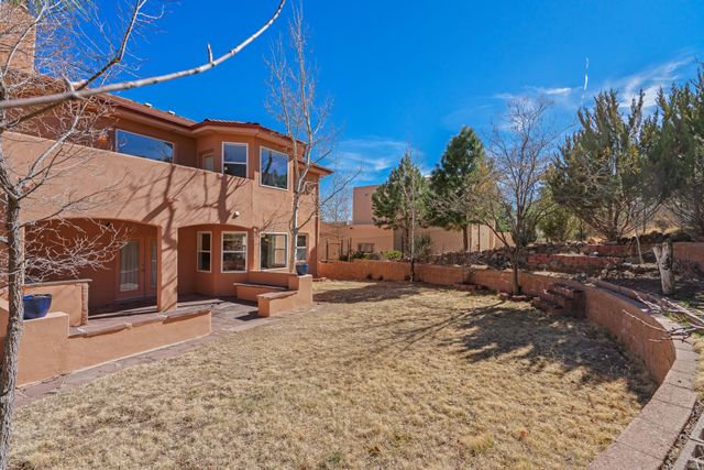 5705 Quemazon, Los Alamos, NM 87544