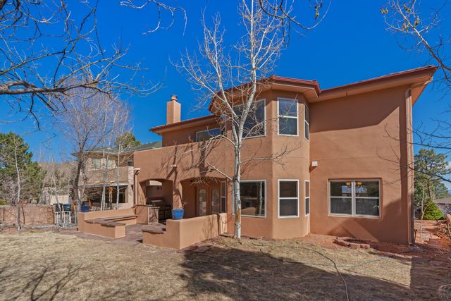 5705 Quemazon, Los Alamos, NM 87544