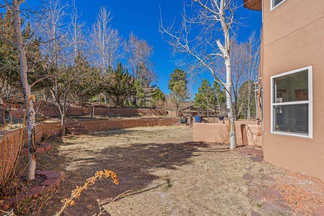 5705 Quemazon, Los Alamos, NM 87544