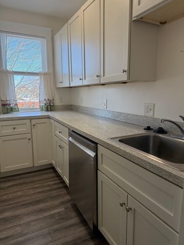 97 Courtland St 2, Worcester, MA 01602