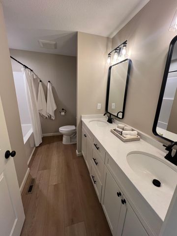 1141 Pinewood Trail, New Richmond, WI 54017