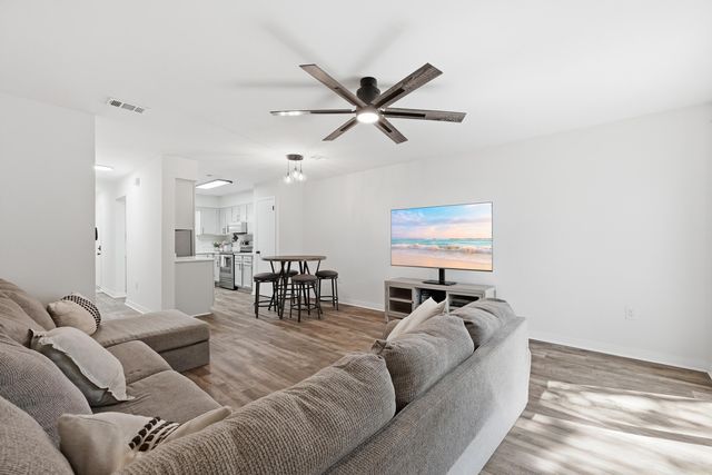 13 NW Poulton Drive UNIT F, Fort Walton Beach, FL 32548