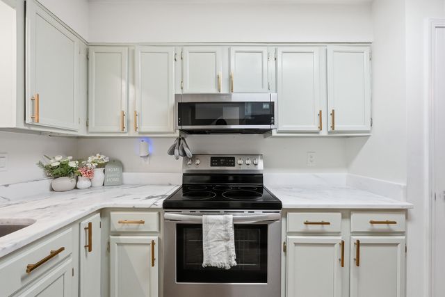 13 NW Poulton Drive UNIT F, Fort Walton Beach, FL 32548