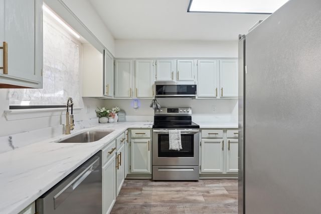 13 NW Poulton Drive UNIT F, Fort Walton Beach, FL 32548