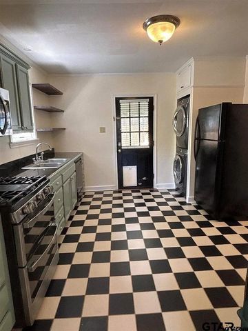 309 W Dobbs, Tyler, TX 75701