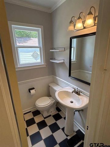 309 W Dobbs, Tyler, TX 75701