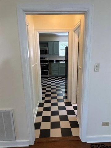 309 W Dobbs, Tyler, TX 75701