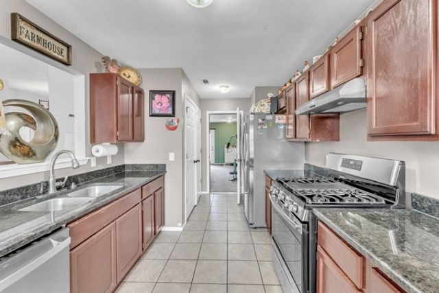 1006 E Longview Drive, Rogers, AR 72756