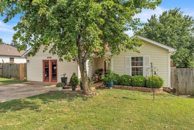 1006 E Longview Drive, Rogers, AR 72756