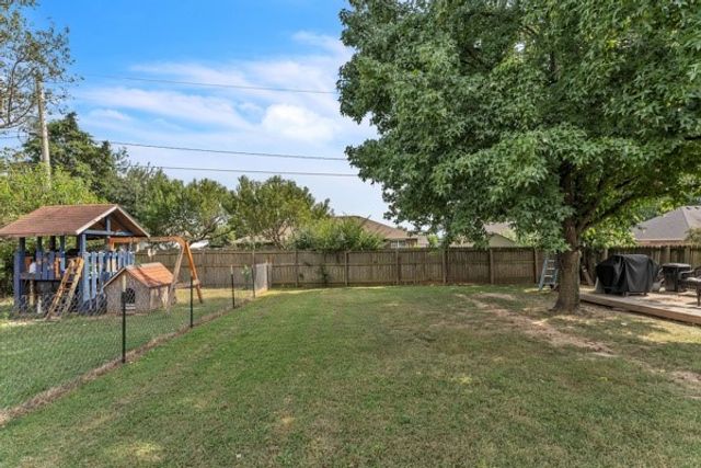 1006 E Longview Drive, Rogers, AR 72756
