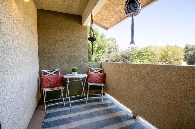448 Tava Lane, Palm Desert, CA 92211