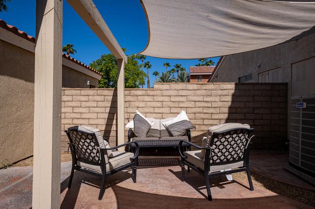 448 Tava Lane, Palm Desert, CA 92211