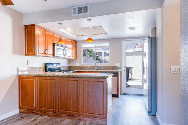 448 Tava Lane, Palm Desert, CA 92211