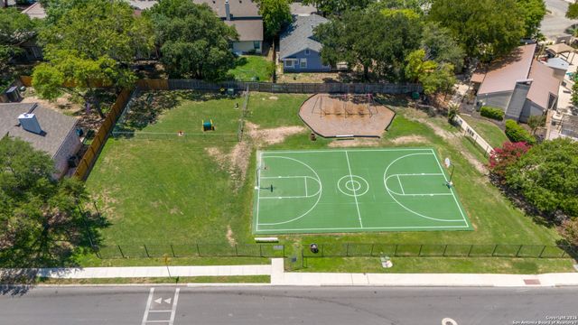 6323 Broadmeadow, San Antonio, TX 78240