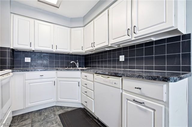 240 Moore Road, Avon Lake, OH 44012