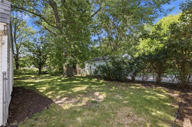 240 Moore Road, Avon Lake, OH 44012