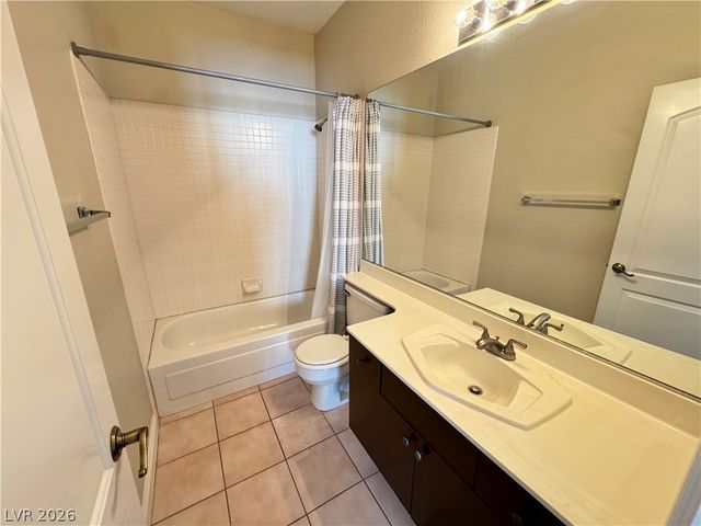 7628 Valley Green Drive 202, Las Vegas, NV 89149