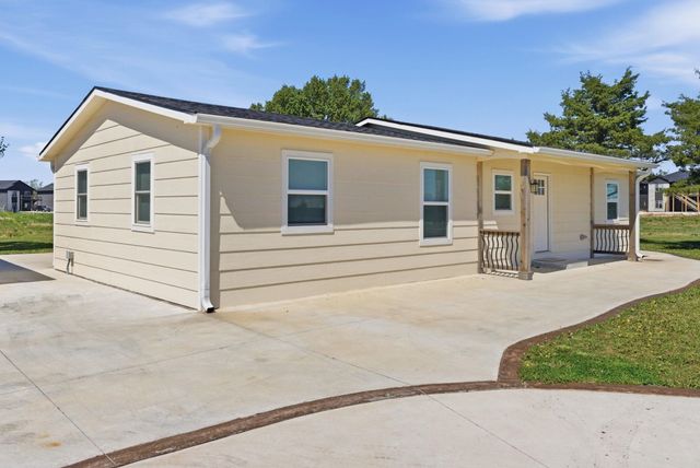 813 S Goddard Rd, Goddard, KS 67052