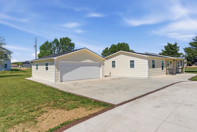 813 S Goddard Rd, Goddard, KS 67052