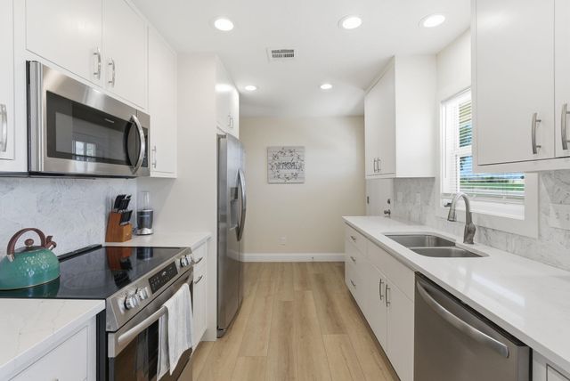 813 S Goddard Rd, Goddard, KS 67052