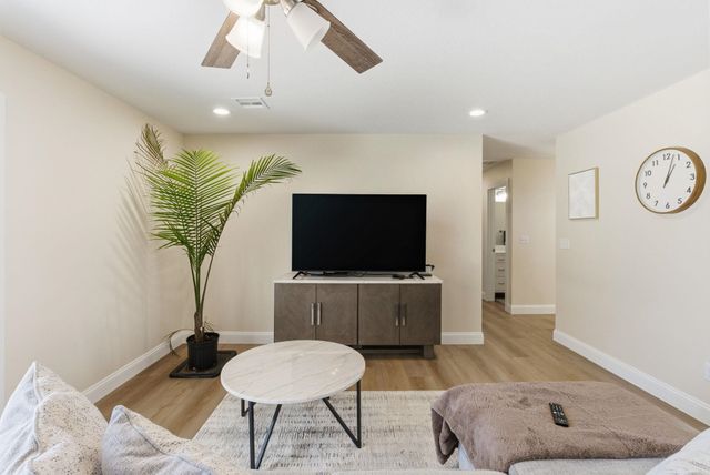 813 S Goddard Rd, Goddard, KS 67052