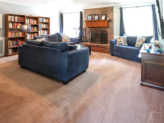 8881 W GLENDALE CT, Memphis, TN 38018