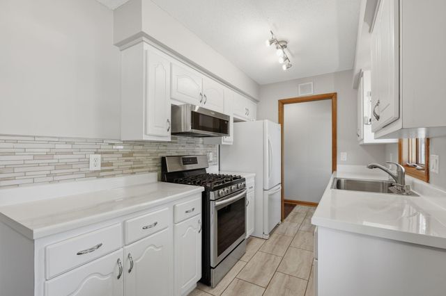 443 Cord Circle, New Brighton, MN 55112
