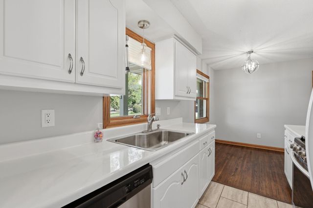 443 Cord Circle, New Brighton, MN 55112