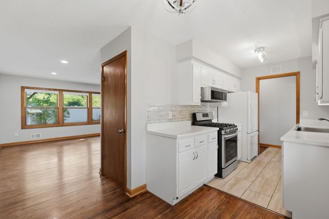 443 Cord Circle, New Brighton, MN 55112