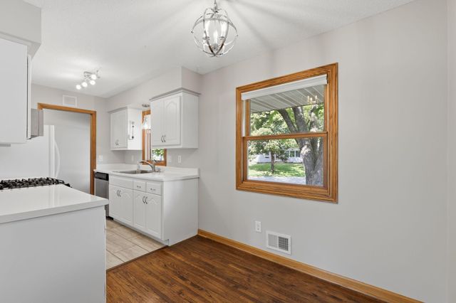 443 Cord Circle, New Brighton, MN 55112