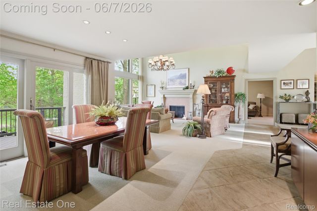 5321 Forest Way, Bloomfield Hills, MI 48302