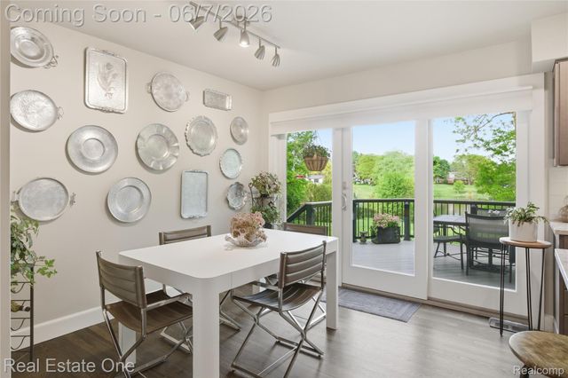 5321 Forest Way, Bloomfield Hills, MI 48302