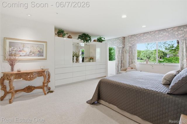 5321 Forest Way, Bloomfield Hills, MI 48302