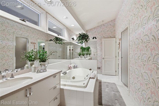 5321 Forest Way, Bloomfield Hills, MI 48302