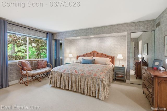 5321 Forest Way, Bloomfield Hills, MI 48302
