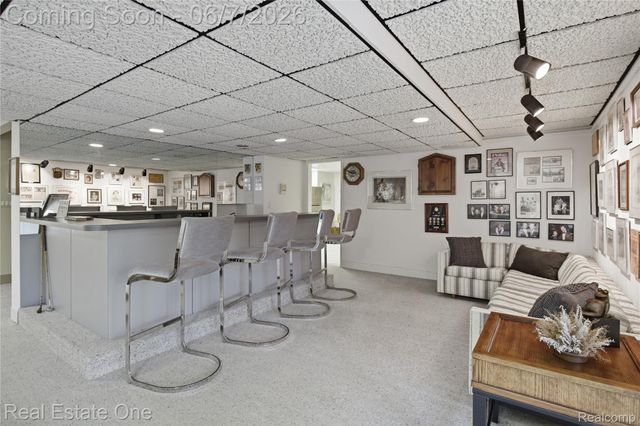 5321 Forest Way, Bloomfield Hills, MI 48302