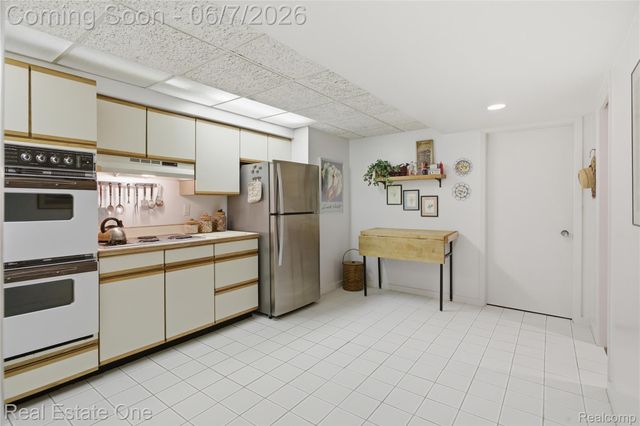 5321 Forest Way, Bloomfield Hills, MI 48302