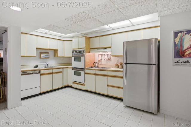 5321 Forest Way, Bloomfield Hills, MI 48302