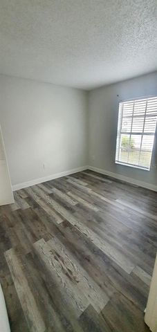1215 BAREFOOT BAY DRIVE, Orlando, FL 32824