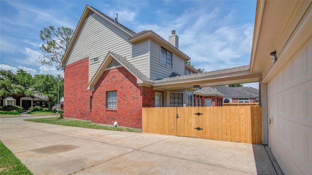 4006 Forest Birch Court, Houston, TX 77059