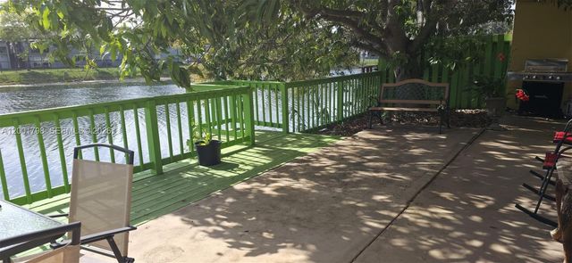 14971 SW 75th Ter, Miami, FL 33193