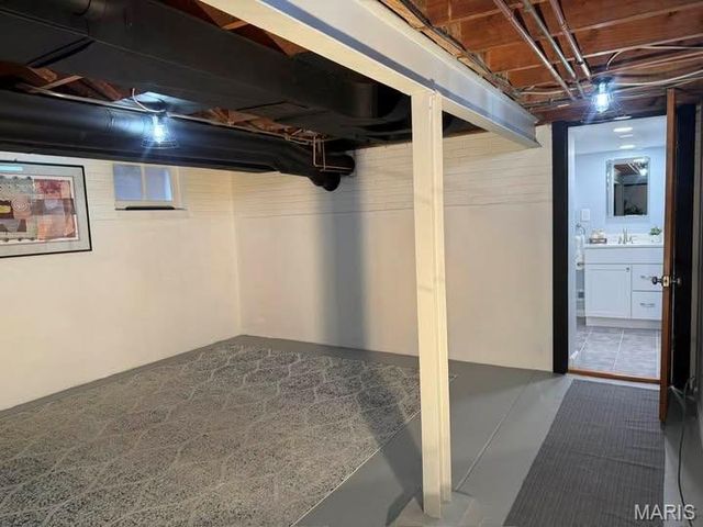 6544 Marquette Avenue, St Louis, MO 63139